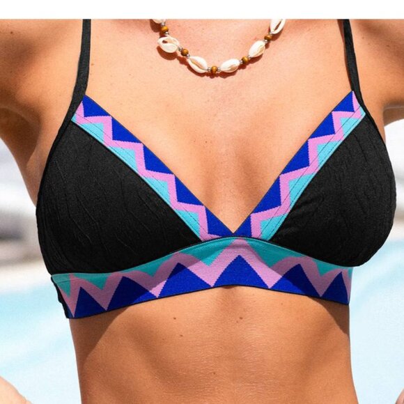 NWT Cupshe Black Geo Print V-Neck Bikini w/ Mid-Rise Bottoms Size Small‎ - Picture 3 of 4